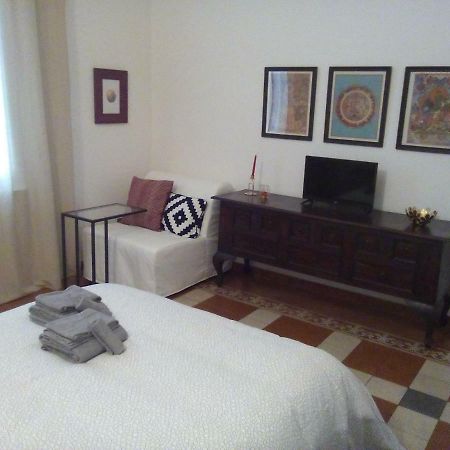 Primopiano Bnb Apartment Bologna Bagian luar foto